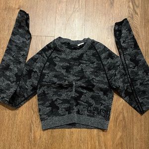 GymShark Long Sleeve Crop Top